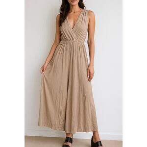 Chic Sleeveless Wide-Leg Jumpsuit – Beige / Neutral